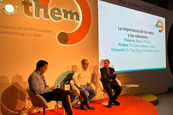 Mesa en el congreso de enfermedades raras hematológicas