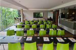 Foto sala debate con el experto sobre hemofilia