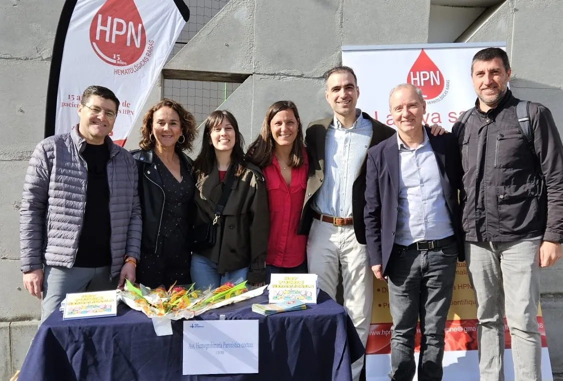 ‘Hoy puedes normalizarla. Mi vida con HPN’ de 72 kilos, protagonista del Día de Sant Jordi en el Hospital Vall d’Hebron de Barcelona 